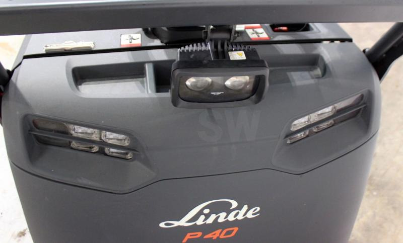 Linde P 40 C 4595-00 - Elektromos vontató: 1 kép. Linde P 40 C 4595-00 - Elektromos vontató: 1 kép.