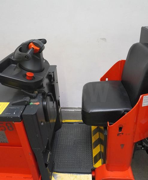 Linde P 50 C 1190 - Elektromos vontató: 3 kép. Linde P 50 C 1190 - Elektromos vontató: 3 kép.