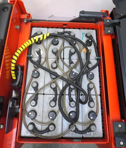 Linde P 50 C 1190 - Elektromos vontató: 5 kép. Linde P 50 C 1190 - Elektromos vontató: 5 kép.
