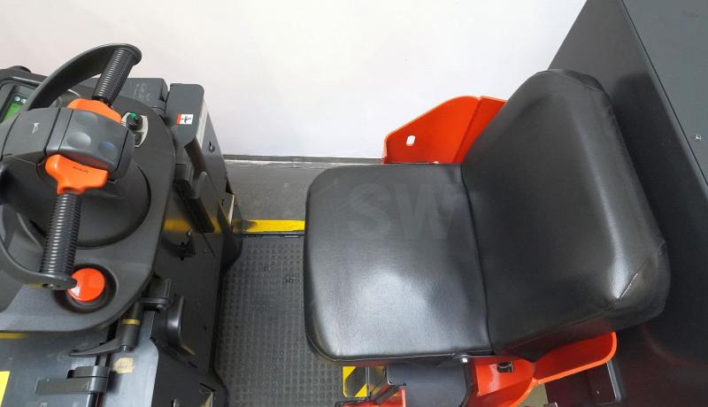 Linde P 50 C 1190 - Elektromos vontató: 3 kép. Linde P 50 C 1190 - Elektromos vontató: 3 kép.