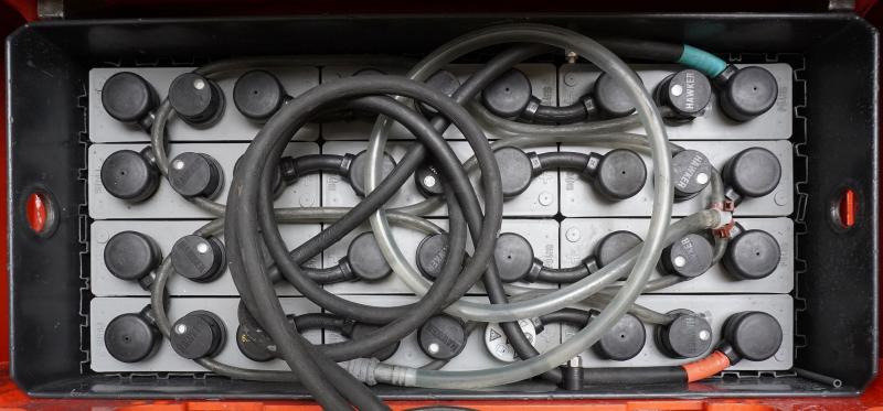 Linde P 50 C 1190 - Elektromos vontató: 2 kép. Linde P 50 C 1190 - Elektromos vontató: 2 kép.
