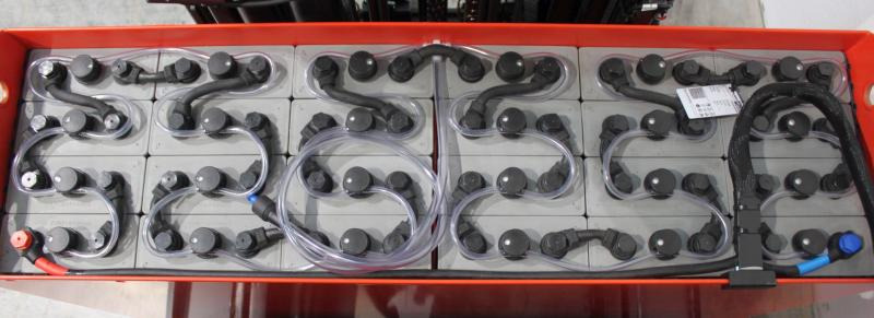 Linde R 14 1120 - Tolóoszlopos targoncá: 5 kép. Linde R 14 1120 - Tolóoszlopos targoncá: 5 kép.