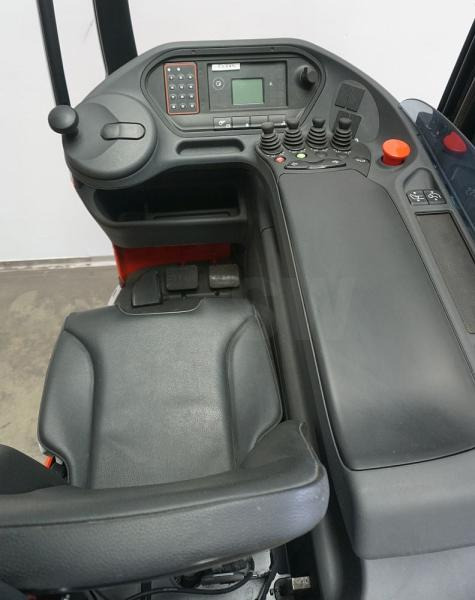 Linde R 14 N 1120-01 - Tolóoszlopos targoncá: 4 kép. Linde R 14 N 1120-01 - Tolóoszlopos targoncá: 4 kép.