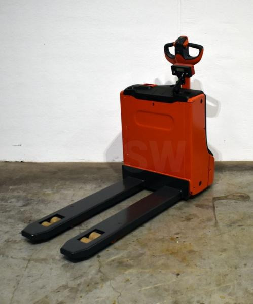 Linde T 16 1152 - Kézi raklapemelő: 2 kép. Linde T 16 1152 - Kézi raklapemelő: 2 kép.