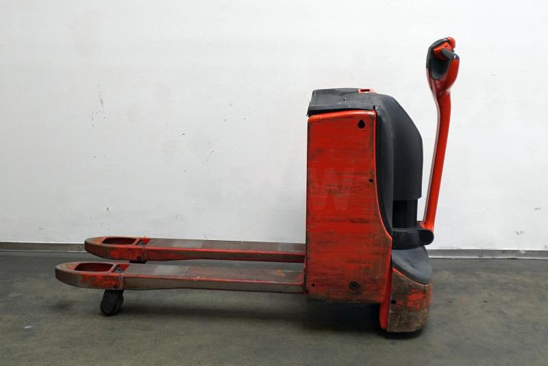 Linde T 16 1152 - Kézi raklapemelő: 3 kép. Linde T 16 1152 - Kézi raklapemelő: 3 kép.