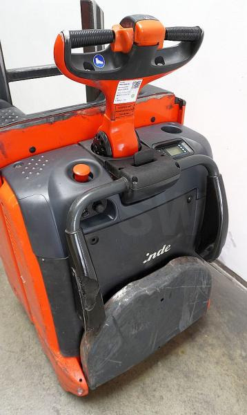 Linde T 20 AP 131 - Kézi raklapemelő: 4 kép. Linde T 20 AP 131 - Kézi raklapemelő: 4 kép.
