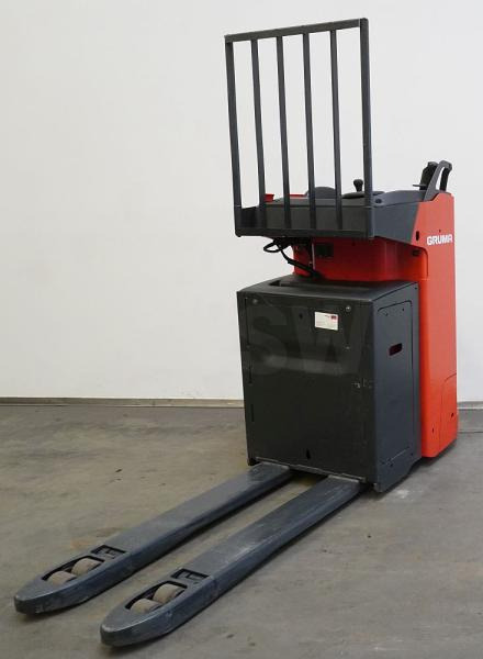 Linde T 20 S 1154 - Kézi raklapemelő: 3 kép. Linde T 20 S 1154 - Kézi raklapemelő: 3 kép.