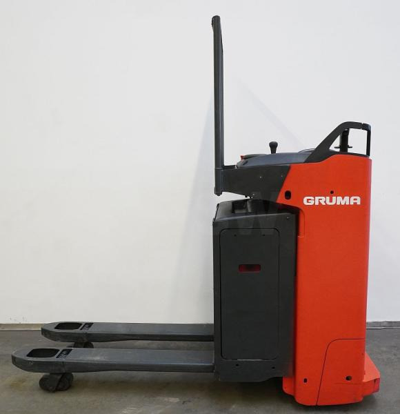 Linde T 20 S 1154 - Kézi raklapemelő: 5 kép. Linde T 20 S 1154 - Kézi raklapemelő: 5 kép.