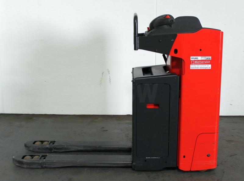 Linde T 20 SF 1154 - Kézi raklapemelő: 5 kép. Linde T 20 SF 1154 - Kézi raklapemelő: 5 kép.