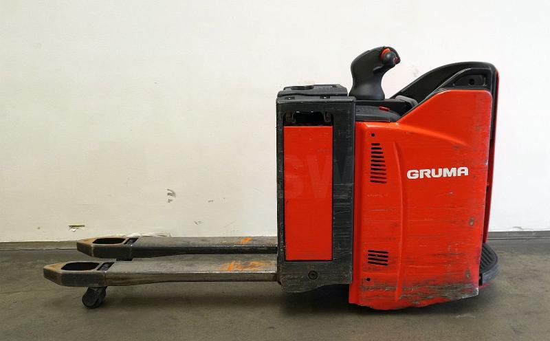 Linde T 20 SP 131-02 - Kézi raklapemelő: 4 kép. Linde T 20 SP 131-02 - Kézi raklapemelő: 4 kép.