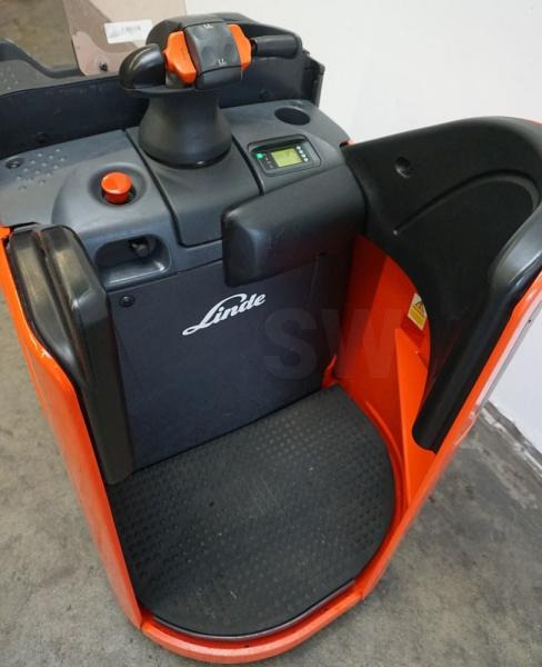 Linde T 20 SP 131-08 - Kézi raklapemelő: 4 kép. Linde T 20 SP 131-08 - Kézi raklapemelő: 4 kép.