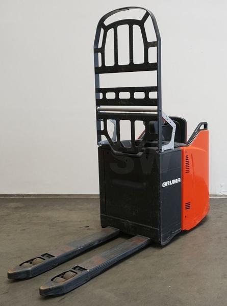 Linde T 20 SP 131-08 - Kézi raklapemelő: 3 kép. Linde T 20 SP 131-08 - Kézi raklapemelő: 3 kép.