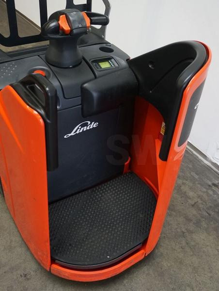 Linde T 20 SP 131-08 - Kézi raklapemelő: 4 kép. Linde T 20 SP 131-08 - Kézi raklapemelő: 4 kép.