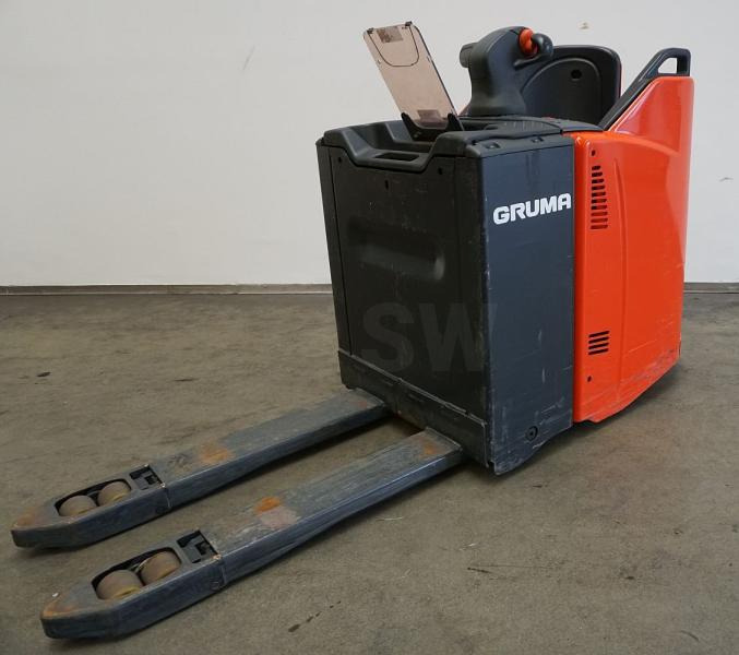 Linde T 20 SP 131-08 - Kézi raklapemelő: 3 kép. Linde T 20 SP 131-08 - Kézi raklapemelő: 3 kép.