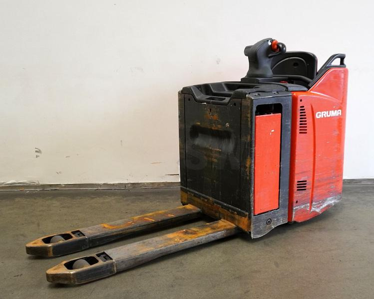 Linde T 20 SP 131 - Kézi raklapemelő: 2 kép. Linde T 20 SP 131 - Kézi raklapemelő: 2 kép.