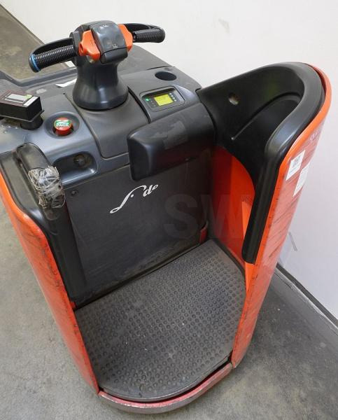 Linde T 20 SP 131 - Kézi raklapemelő: 3 kép. Linde T 20 SP 131 - Kézi raklapemelő: 3 kép.