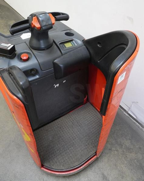Linde T 20 SP 131 - Kézi raklapemelő: 3 kép. Linde T 20 SP 131 - Kézi raklapemelő: 3 kép.