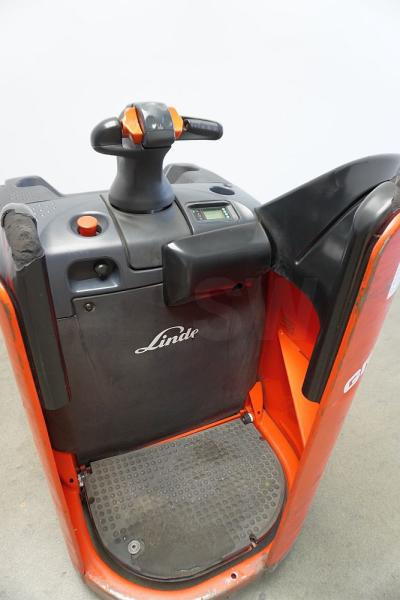 Linde T 20 SP 131 - Kézi raklapemelő: 3 kép. Linde T 20 SP 131 - Kézi raklapemelő: 3 kép.