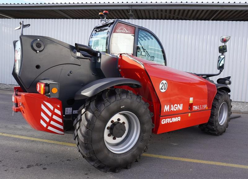 Magni TH 4,5.19 P - Teleszkópos rakodó: 2 kép. Magni TH 4,5.19 P - Teleszkópos rakodó: 2 kép.