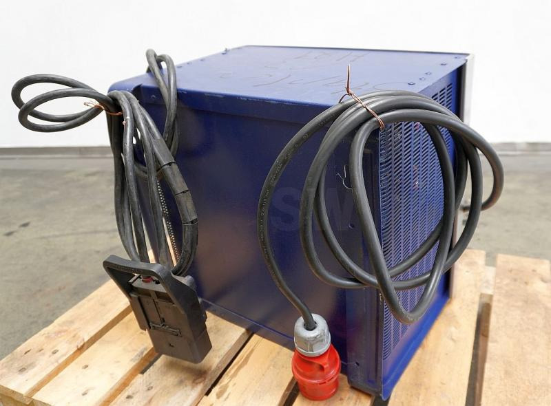 TRICOM TriCOM FUTUR 48V/100A - Akkumulátor: 2 kép. TRICOM TriCOM FUTUR 48V/100A - Akkumulátor: 2 kép.