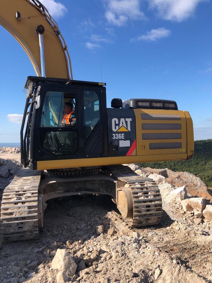 CATERPILLAR 336e - Lánctalpas kotró: 1 kép. CATERPILLAR 336e - Lánctalpas kotró: 1 kép.