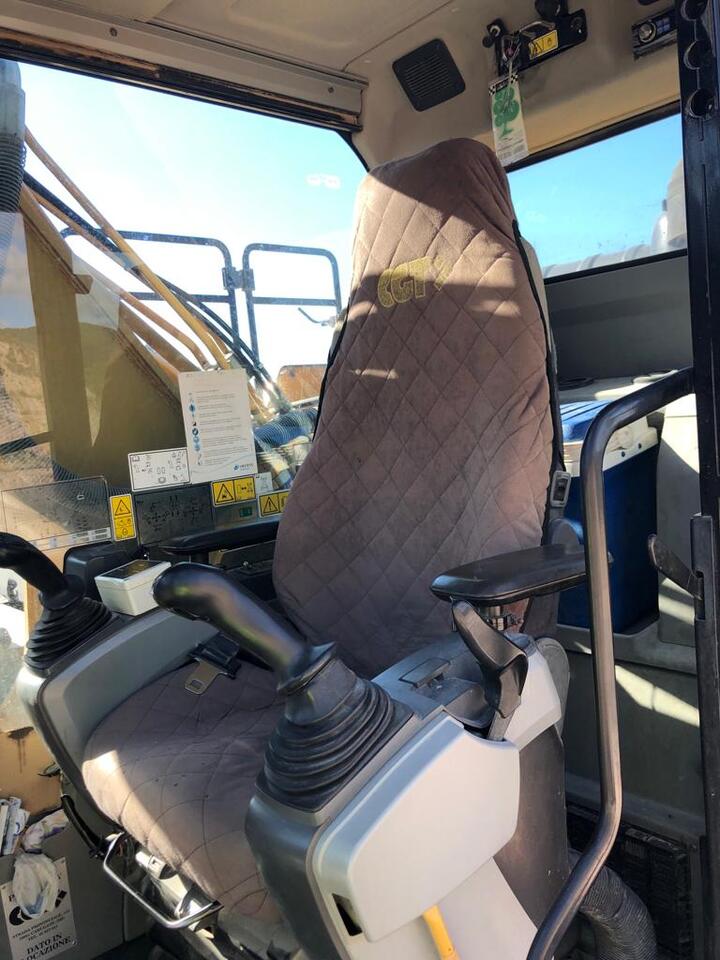 CATERPILLAR 336e - Lánctalpas kotró: 4 kép. CATERPILLAR 336e - Lánctalpas kotró: 4 kép.