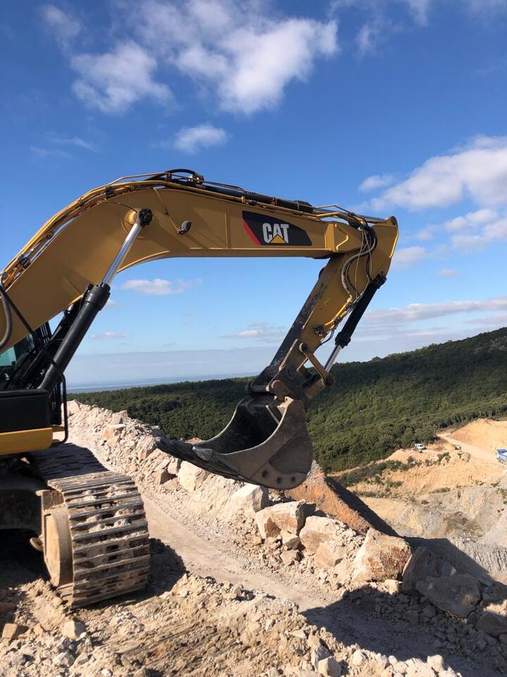 CATERPILLAR 336e - Lánctalpas kotró: 3 kép. CATERPILLAR 336e - Lánctalpas kotró: 3 kép.