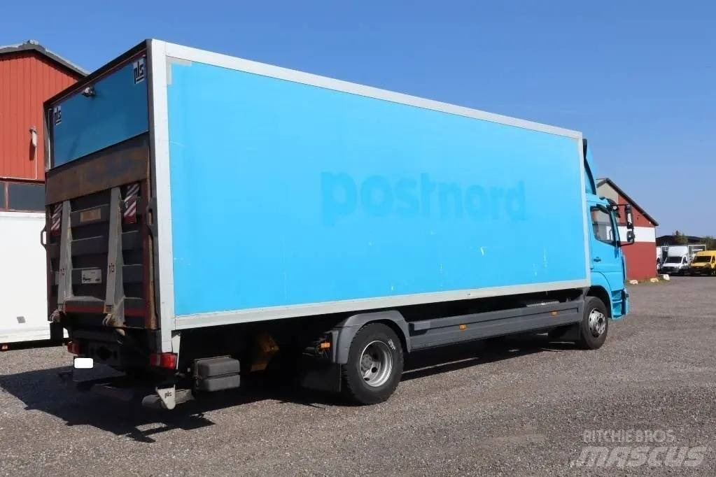 Mercedes-Benz ATEGO Serie 0691 - Dobozos felépítményű teherautó: 3 kép. Mercedes-Benz ATEGO Serie 0691 - Dobozos felépítményű teherautó: 3 kép.