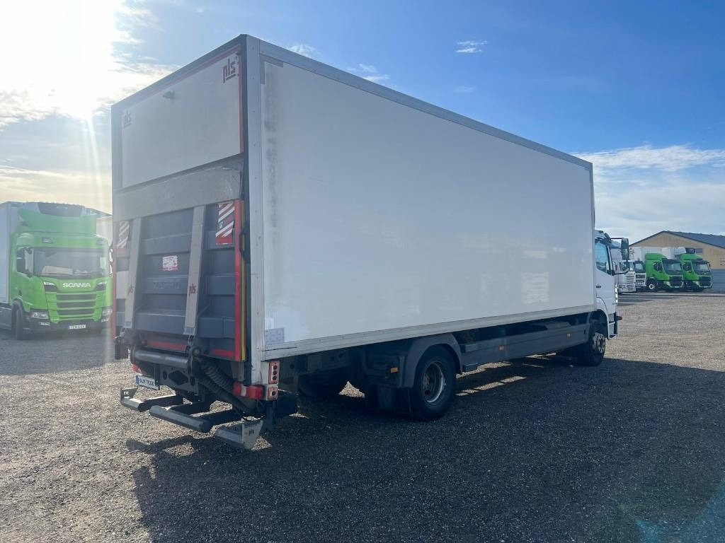 Mercedes-Benz Atego 1524 4x2 serie 0495 - Dobozos felépítményű teherautó: 3 kép. Mercedes-Benz Atego 1524 4x2 serie 0495 - Dobozos felépítményű teherautó: 3 kép.