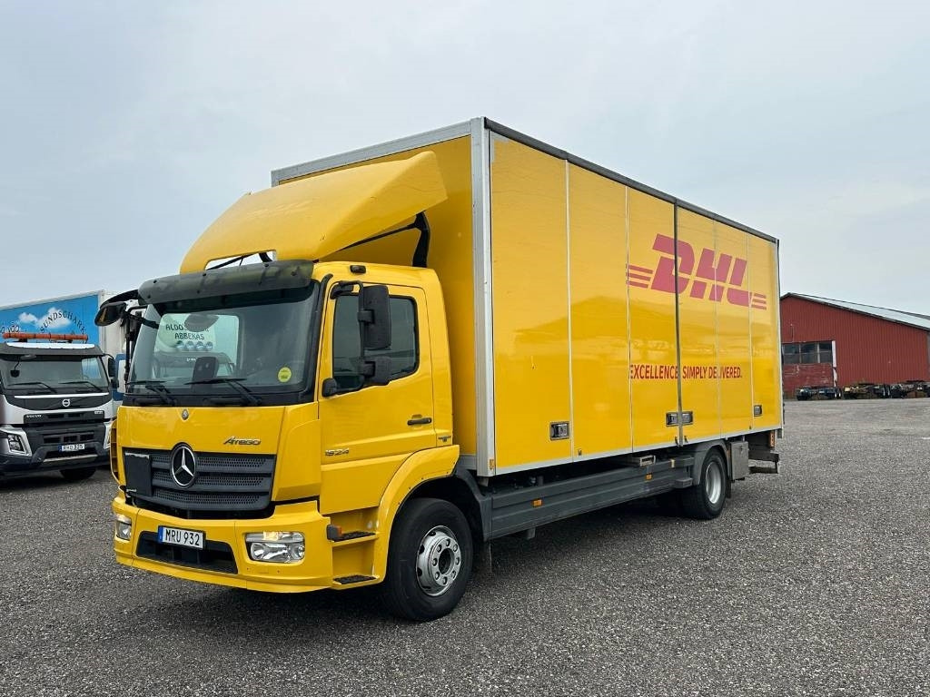 Mercedes-Benz Atego 1524 serie nr 7995 - Dobozos felépítményű teherautó: 1 kép. Mercedes-Benz Atego 1524 serie nr 7995 - Dobozos felépítményű teherautó: 1 kép.