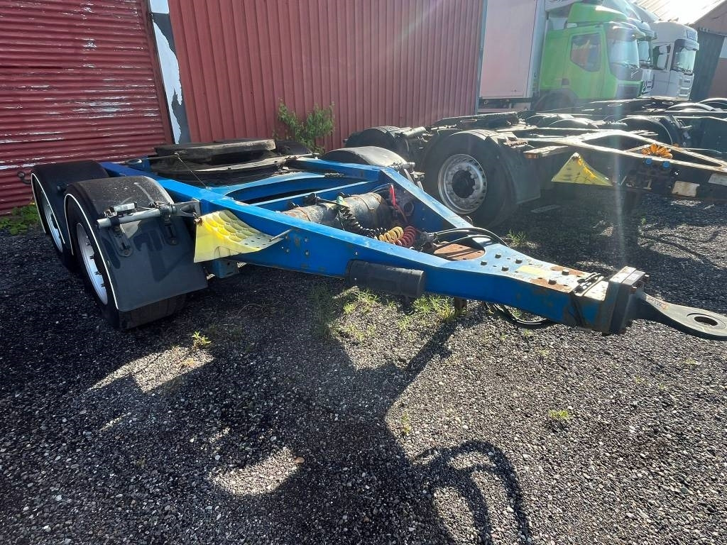 Närko C2YS11P11 SERIE NR 2327 - Dolly pótkocsi: 2 kép. Närko C2YS11P11 SERIE NR 2327 - Dolly pótkocsi: 2 kép.