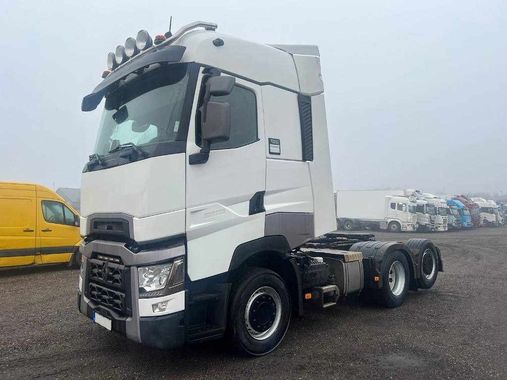 Renault T530 6x2 serie 0153 Nybes - Nyergesvontató: 1 kép. Renault T530 6x2 serie 0153 Nybes - Nyergesvontató: 1 kép.