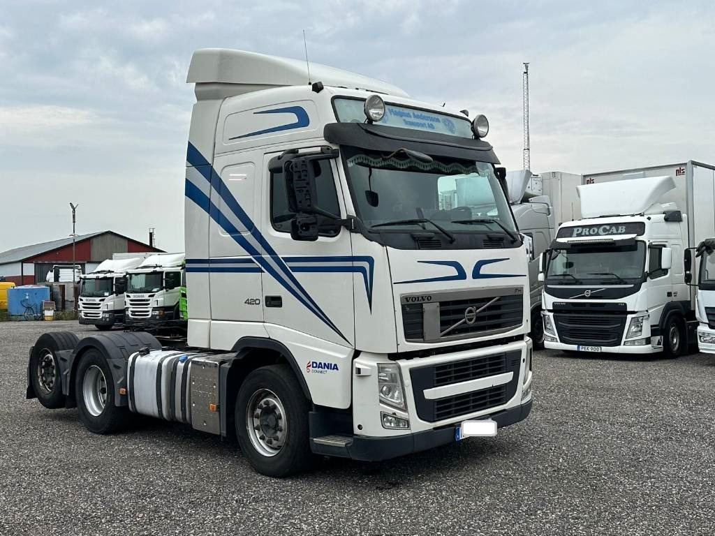 Volvo FH 420 6*2 serie nr 6661 - Nyergesvontató: 2 kép. Volvo FH 420 6*2 serie nr 6661 - Nyergesvontató: 2 kép.