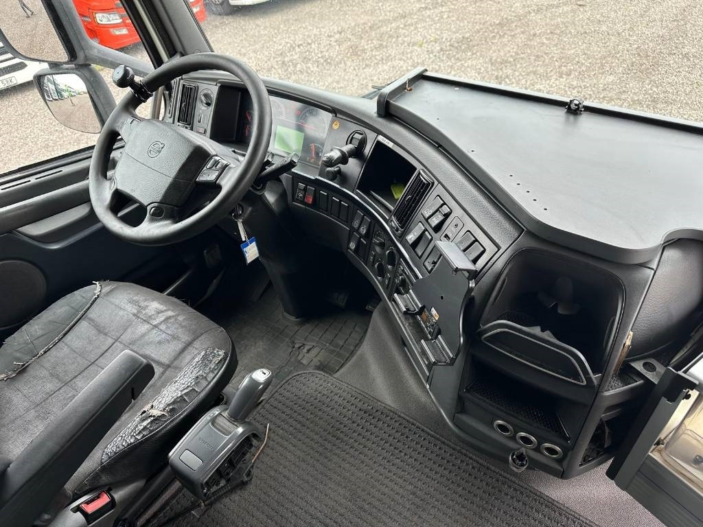 Volvo FH 420 6*2 serie nr 6661 - Nyergesvontató: 5 kép. Volvo FH 420 6*2 serie nr 6661 - Nyergesvontató: 5 kép.