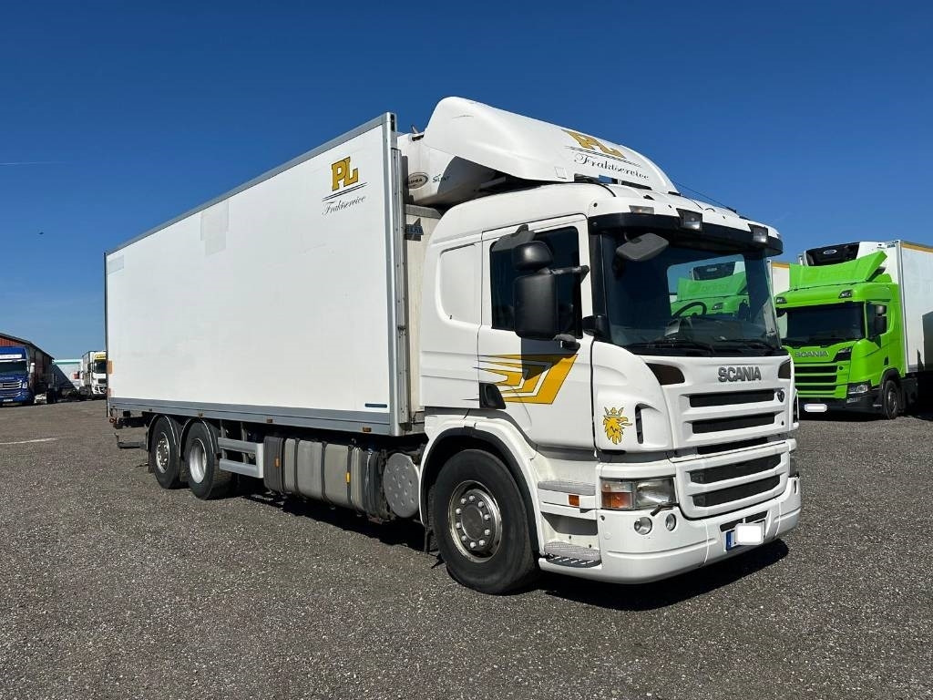 Scania P 420 LB6X2X4HNB serie 0424 - Hűtős teherautó: 2 kép. Scania P 420 LB6X2X4HNB serie 0424 - Hűtős teherautó: 2 kép.