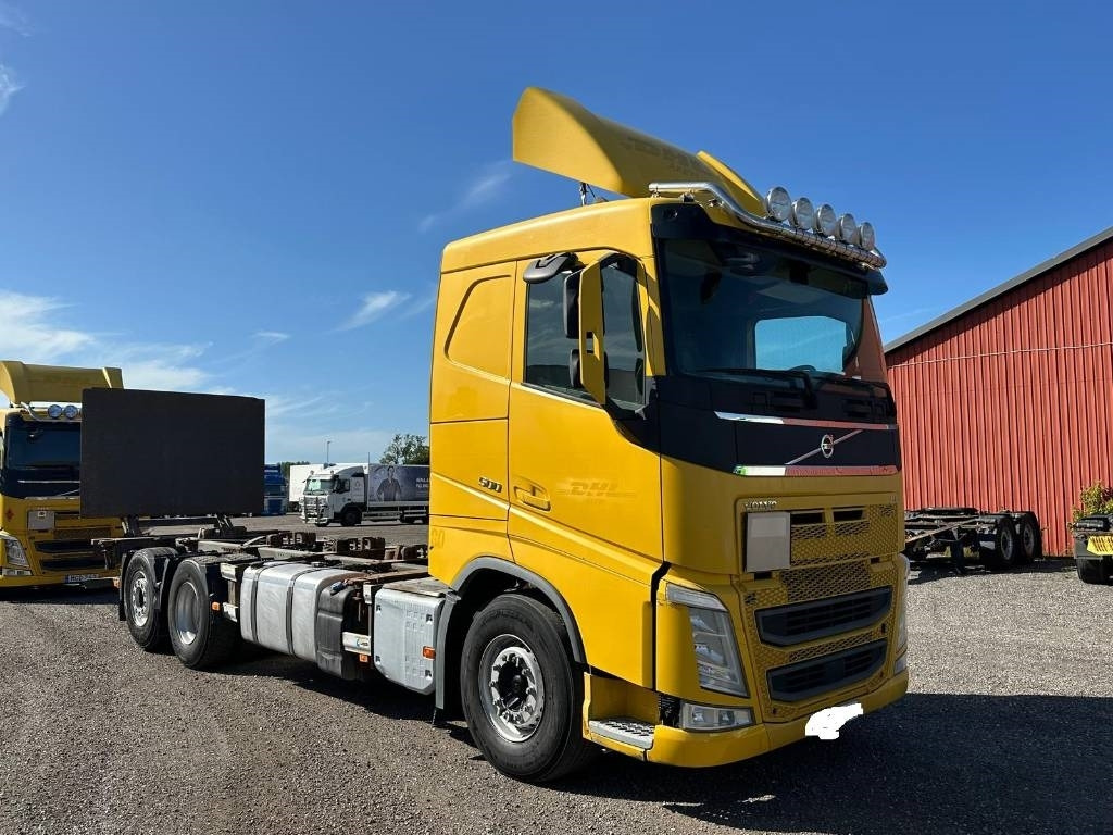 Volvo FH 500 HP serie nr 6887 - Cserefelépítményes teherautó: 2 kép. Volvo FH 500 HP serie nr 6887 - Cserefelépítményes teherautó: 2 kép.