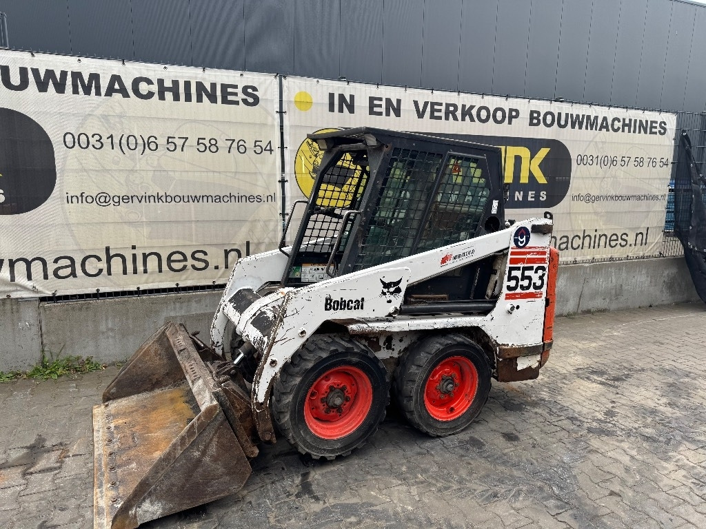 Bobcat 553 - Mini homlokrakodó: 2 kép. Bobcat 553 - Mini homlokrakodó: 2 kép.
