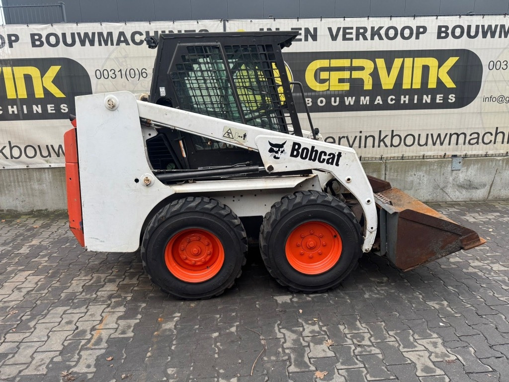 Bobcat 753 - Mini homlokrakodó: 1 kép. Bobcat 753 - Mini homlokrakodó: 1 kép.