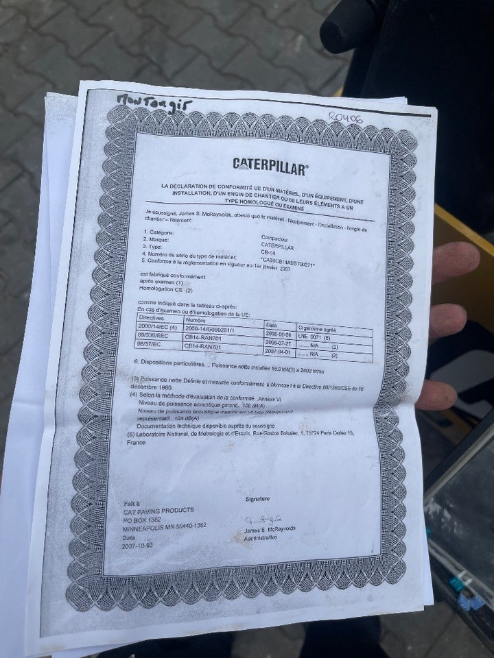 CAT CB 14 - Úthenger: 5 kép. CAT CB 14 - Úthenger: 5 kép.