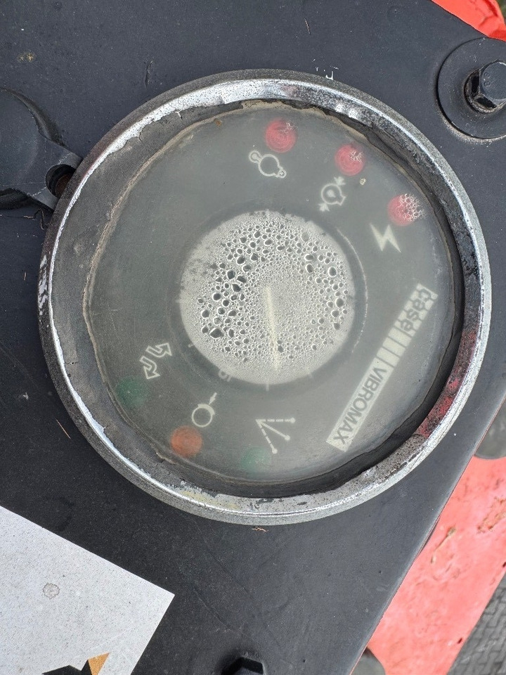 Case Vibromax 152k - Talajtömörítő: 3 kép. Case Vibromax 152k - Talajtömörítő: 3 kép.