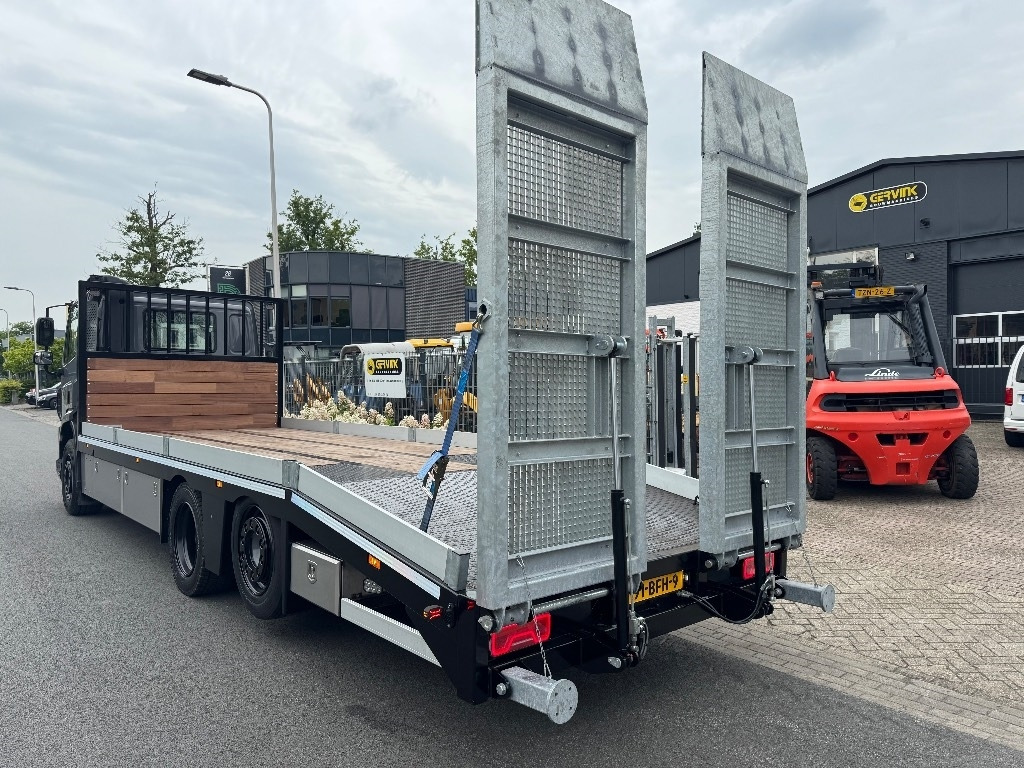 DAF CF 330 - Szemetesautó: 4 kép. DAF CF 330 - Szemetesautó: 4 kép.