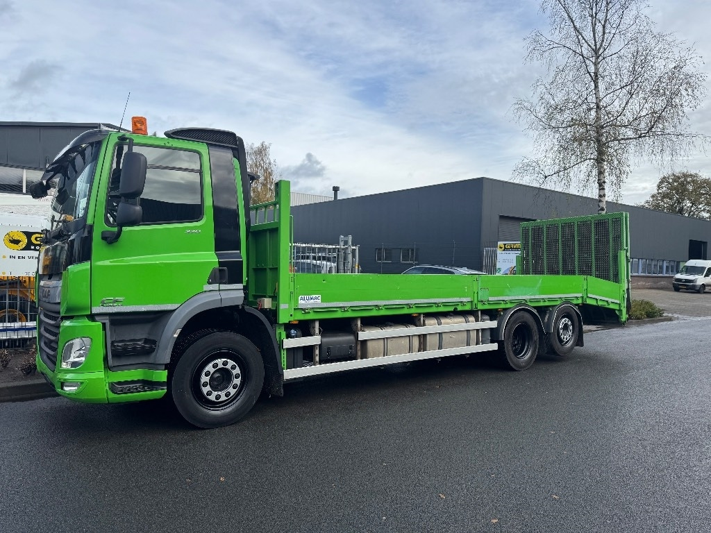 DAF CF 370 - Autószállító teherautó: 4 kép. DAF CF 370 - Autószállító teherautó: 4 kép.