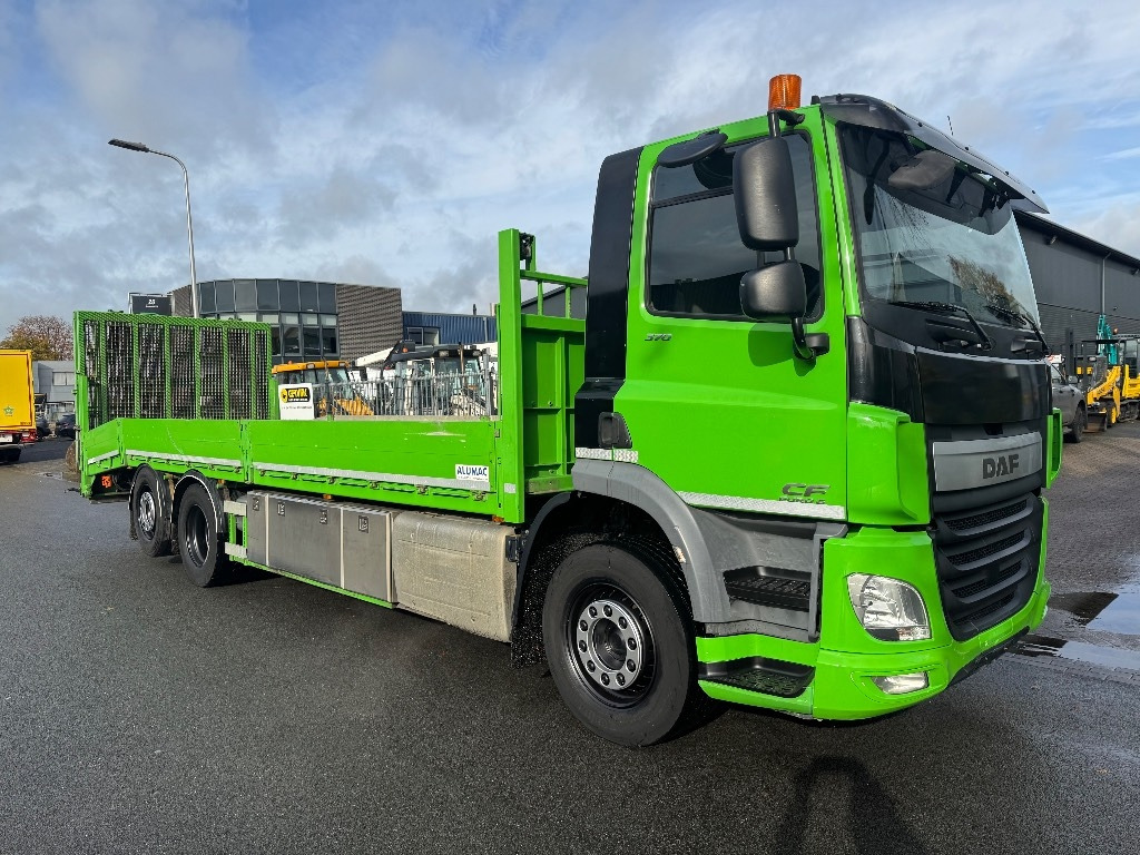 DAF CF 370 - Autószállító teherautó: 1 kép. DAF CF 370 - Autószállító teherautó: 1 kép.