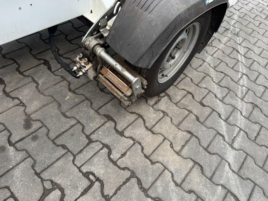 Dino 120 TB - Emelőkosaras utánfutó: 5 kép. Dino 120 TB - Emelőkosaras utánfutó: 5 kép.