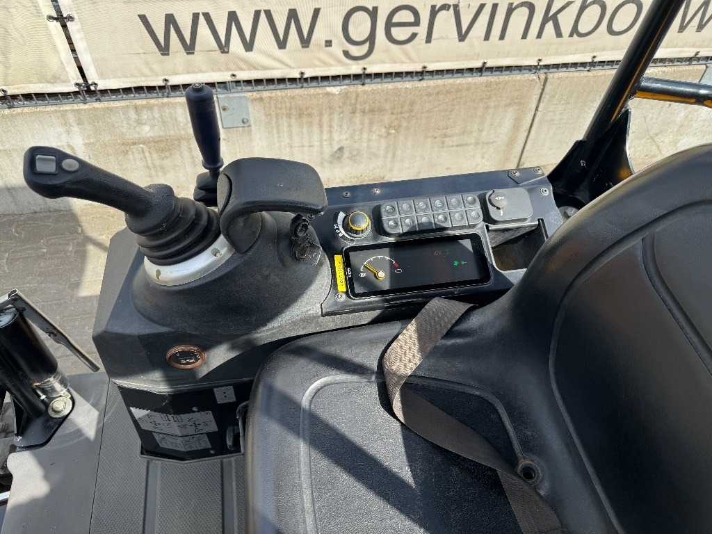 JCB 19 C-1E - Minikotró: 5 kép. JCB 19 C-1E - Minikotró: 5 kép.