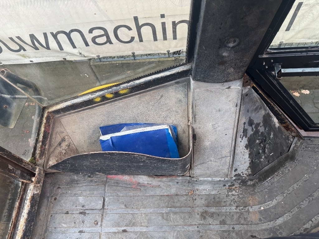 JCB 2 CX Airmaster - Gumikerekes homlokrakodó: 5 kép. JCB 2 CX Airmaster - Gumikerekes homlokrakodó: 5 kép.