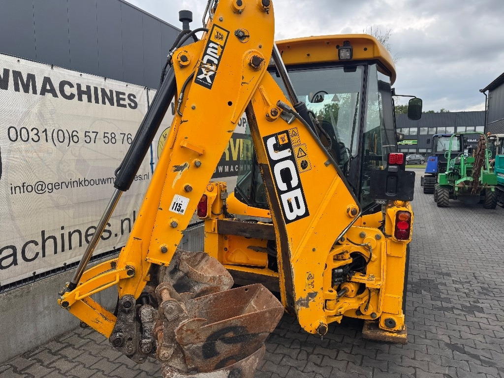 JCB 2 CX - Kotrórakodó: 2 kép. JCB 2 CX - Kotrórakodó: 2 kép.