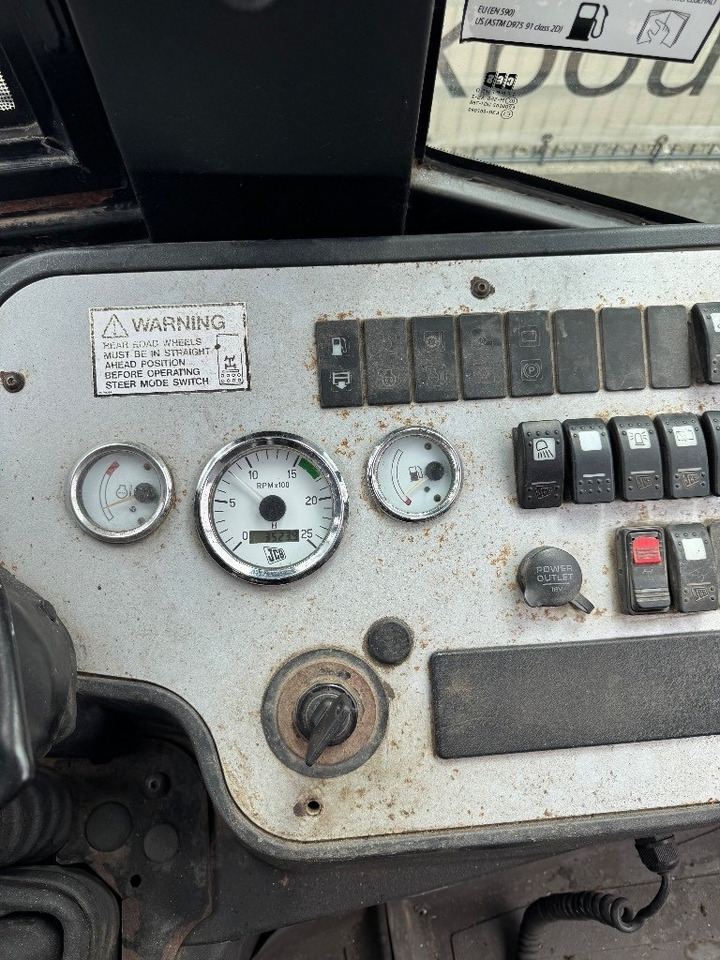 Kotrórakodó JCB 2 CX: 7 kép.