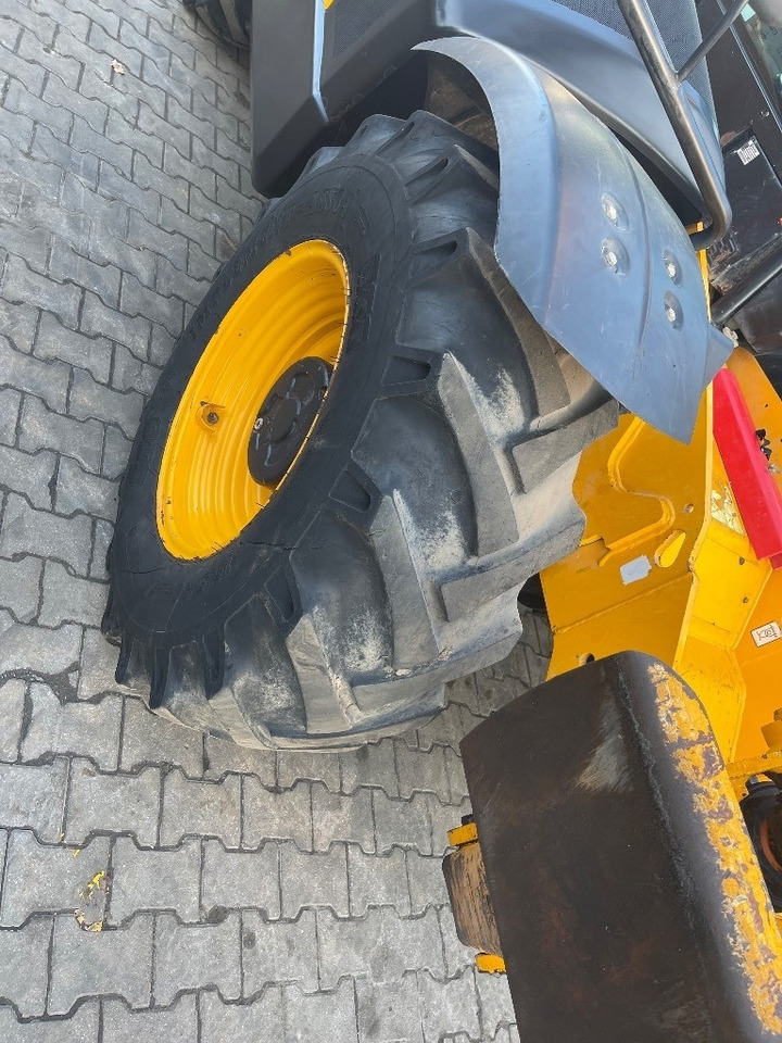 Teleszkópos rakodó JCB 533-105: 6 kép.