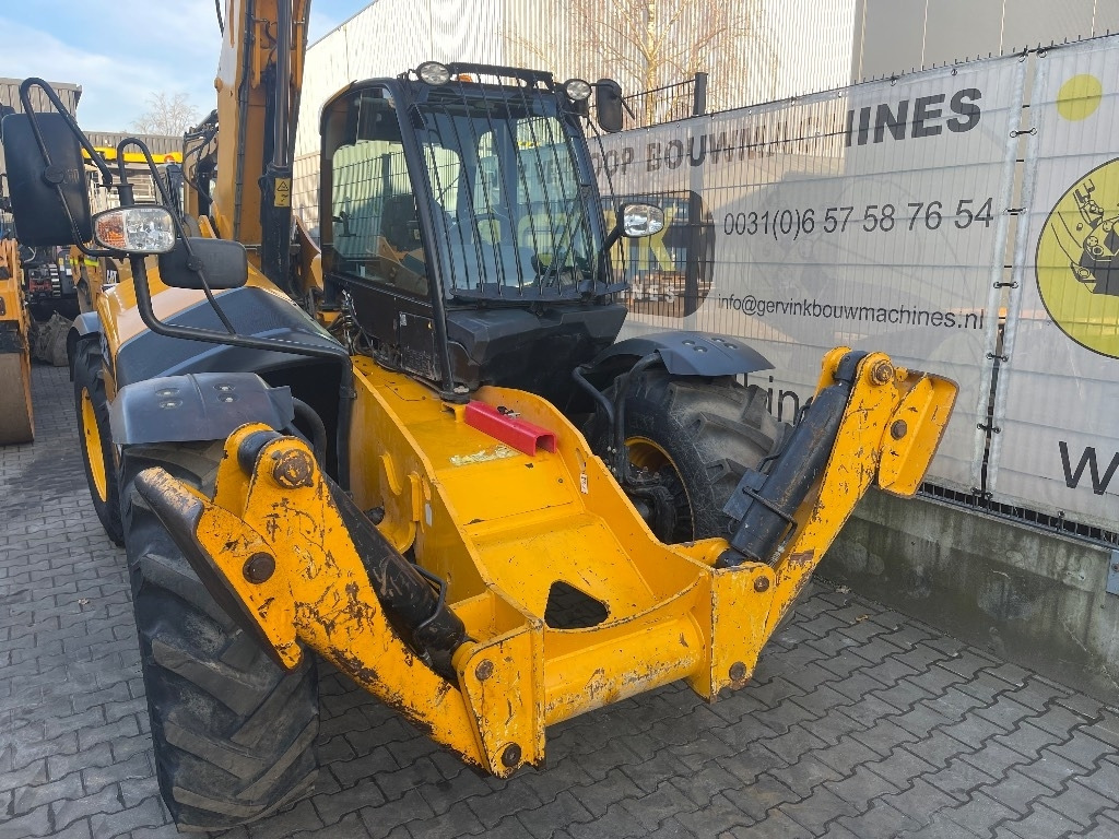 Teleszkópos rakodó JCB 533-105: 7 kép.